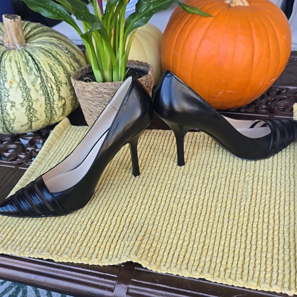 NINE WEST Black Leather Heels - Picture 5 of 10